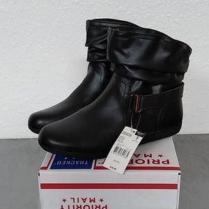 Basic editions black ankle boots